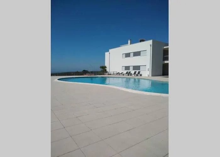 Gino's House נאזרה